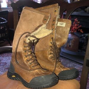 EUC suede fleece lined UGG gore Tex boots